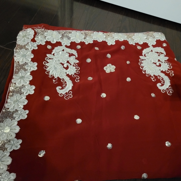 New saree - chiffon with white thread embroidery - Picture 4 of 4